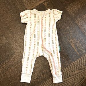 Parade romper size 0-3 months